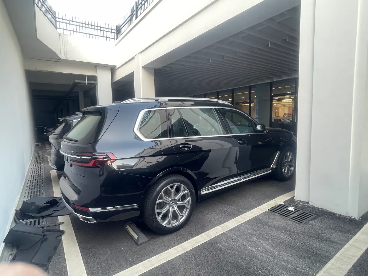 2024 BMW X7 3.0T 381HP L6 8AT,autocango,china used car exporter,china ev exporter,chinese used car exporter,chinese used ev exporter