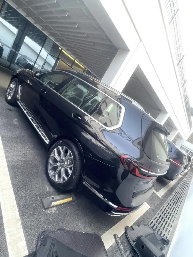 2024 BMW X7 3.0T 381HP L6 8AT,autocango,china used car exporter,china ev exporter,chinese used car exporter,chinese used ev exporter