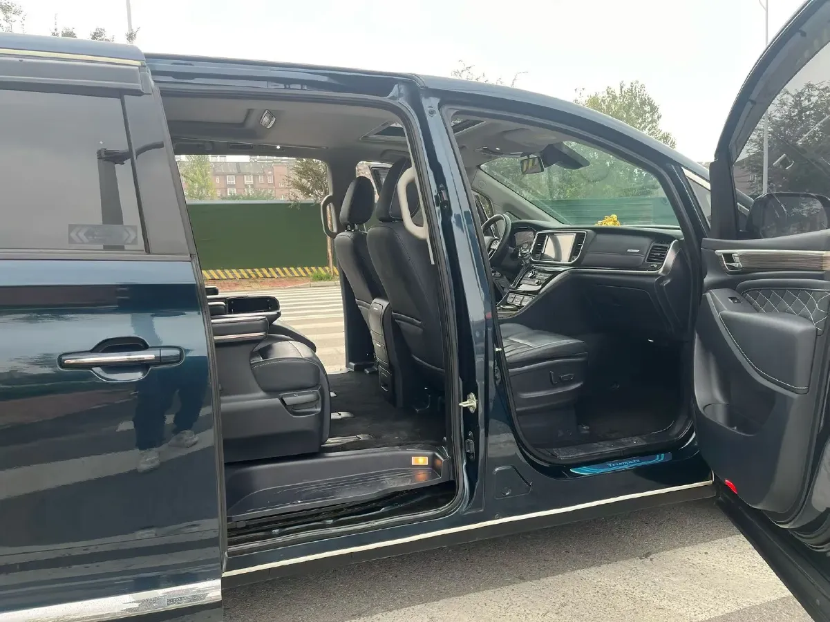 2019 GAC Trumpchi M8 2.0T 201HP L4 6AT,autocango,china used car exporter,china ev exporter,chinese used car exporter,chinese used ev exporter