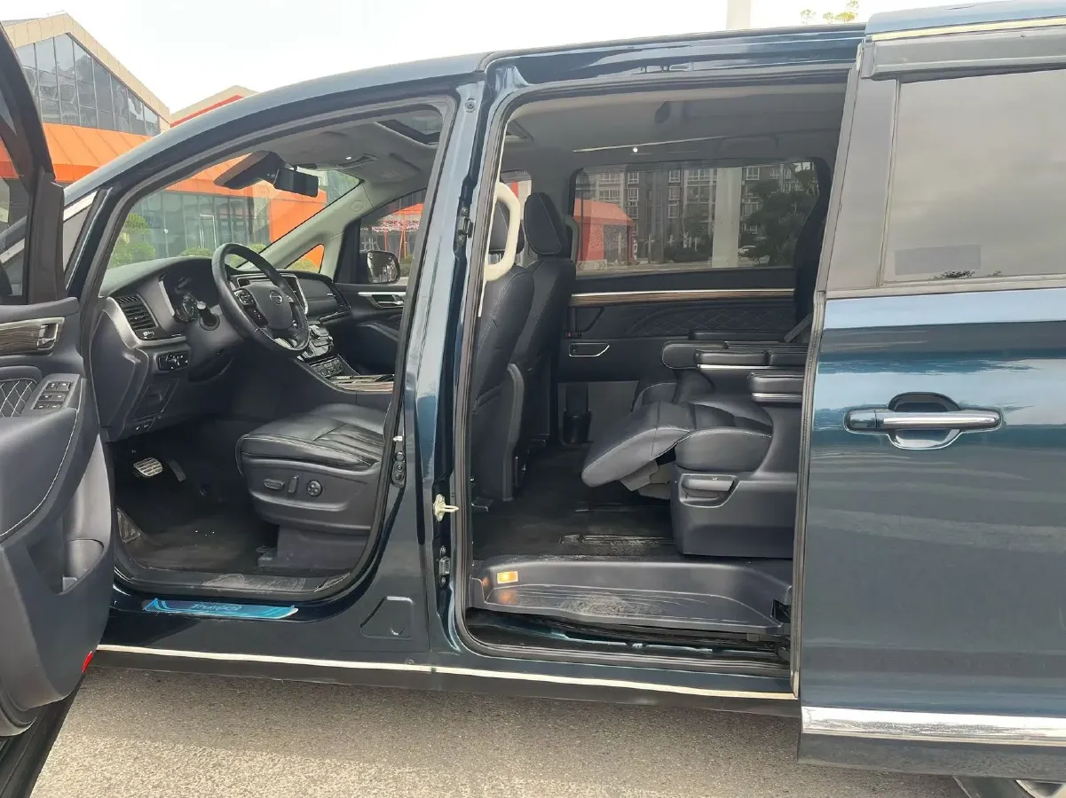 2019 GAC Trumpchi M8 2.0T 201HP L4 6AT,autocango,china used car exporter,china ev exporter,chinese used car exporter,chinese used ev exporter