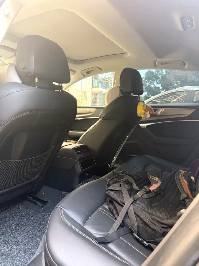 2024 Audi A7 2.0T 265HP L4 7DCT,autocango,china used car exporter,china ev exporter,chinese used car exporter,chinese used ev exporter