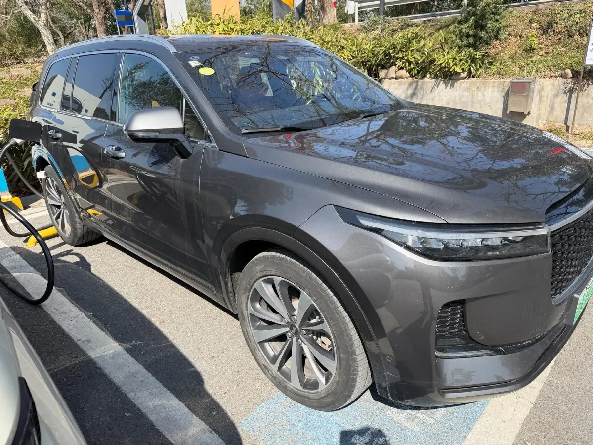 2021 Li ONE Range Extended 131HP REEV 40.5KWH,autocango,china used car exporter,china ev exporter,chinese used car exporter,chinese used ev exporter