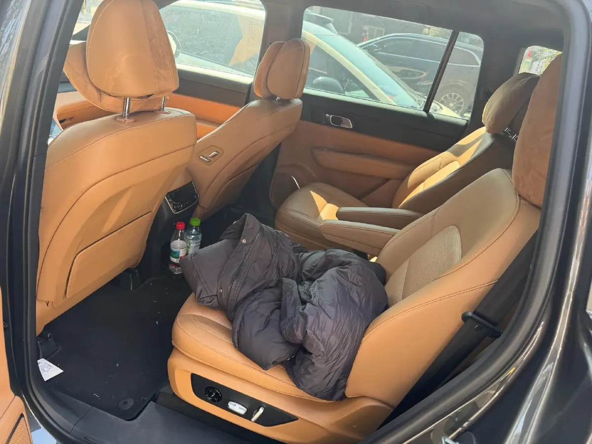 2021 Li ONE Range Extended 131HP REEV 40.5KWH,autocango,china used car exporter,china ev exporter,chinese used car exporter,chinese used ev exporter