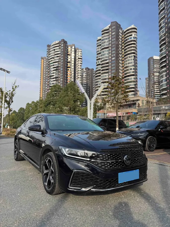 2025 Volkswagen Passat 2.0T 186HP L4 7DCT,autocango,china used car exporter,china ev exporter,chinese used car exporter,chinese used ev exporter