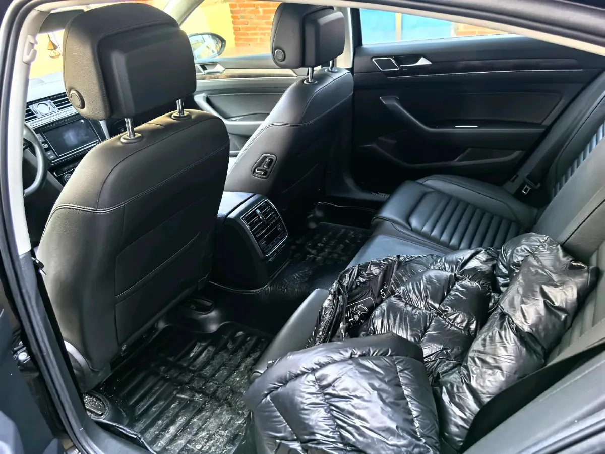 2019 Volkswagen Magotan 2.0T 186HP L4 7DCT,autocango,china used car exporter,china ev exporter,chinese used car exporter,chinese used ev exporter