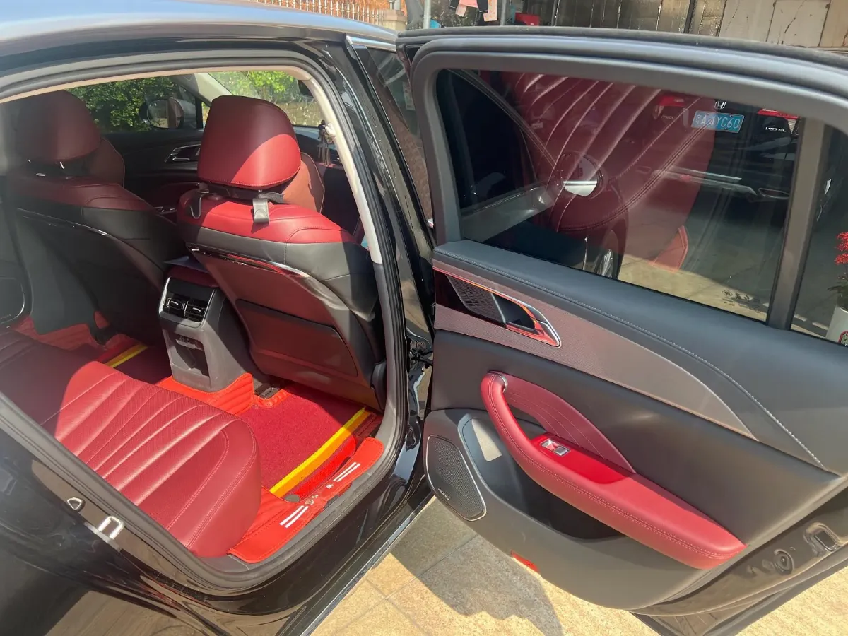 2023 HongQi H5 2.0T 224HP L4 8AT,autocango,china used car exporter,china ev exporter,chinese used car exporter,chinese used ev exporter