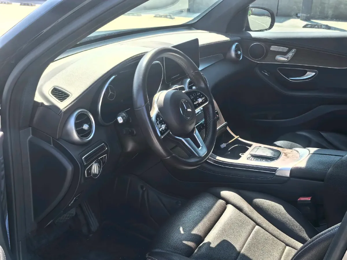 2022 Mercedes-Benz GLC Class 2.0T 258HP L4 9AT,autocango,china used car exporter,china ev exporter,chinese used car exporter,chinese used ev exporter