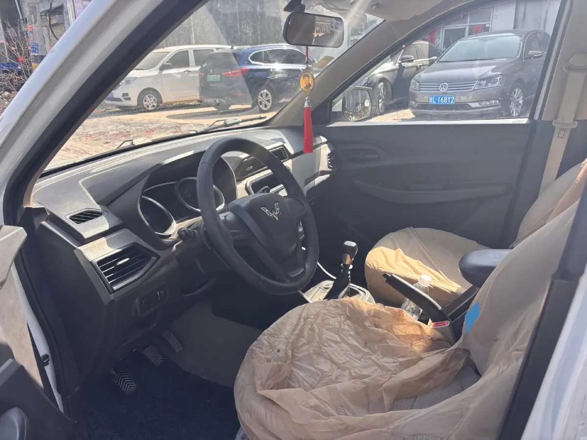 2019 WuLing HongGuang 1.5L 105HP L4 5MT,autocango,china used car exporter,china ev exporter,chinese used car exporter,chinese used ev exporter