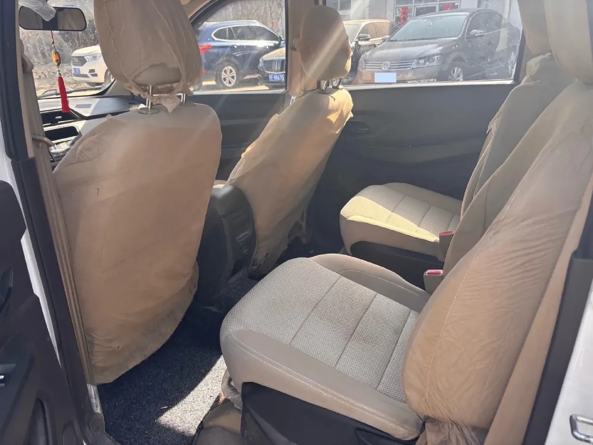 2019 WuLing HongGuang 1.5L 105HP L4 5MT,autocango,china used car exporter,china ev exporter,chinese used car exporter,chinese used ev exporter