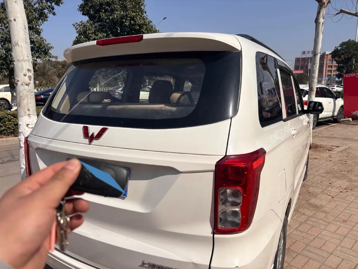 2019 WuLing HongGuang 1.5L 105HP L4 5MT,autocango,china used car exporter,china ev exporter,chinese used car exporter,chinese used ev exporter