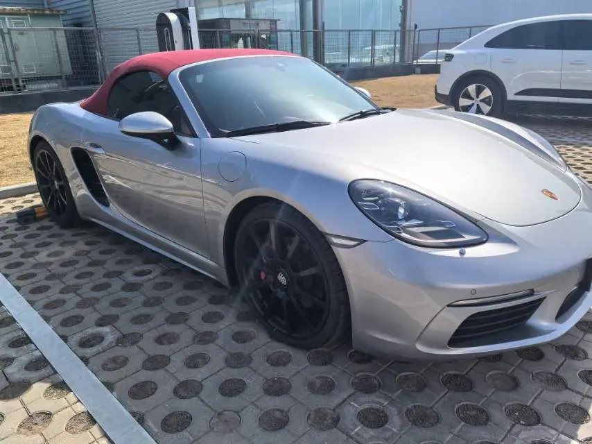 2022 Porsche 718 2.0T 250HP H4 7DCT,autocango,china used car exporter,china ev exporter,chinese used car exporter,chinese used ev exporter