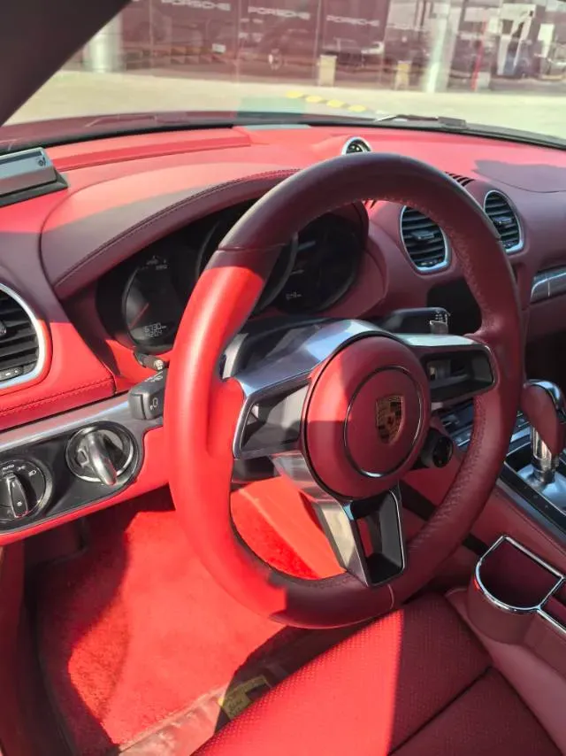 2022 Porsche 718 2.0T 250HP H4 7DCT,autocango,china used car exporter,china ev exporter,chinese used car exporter,chinese used ev exporter