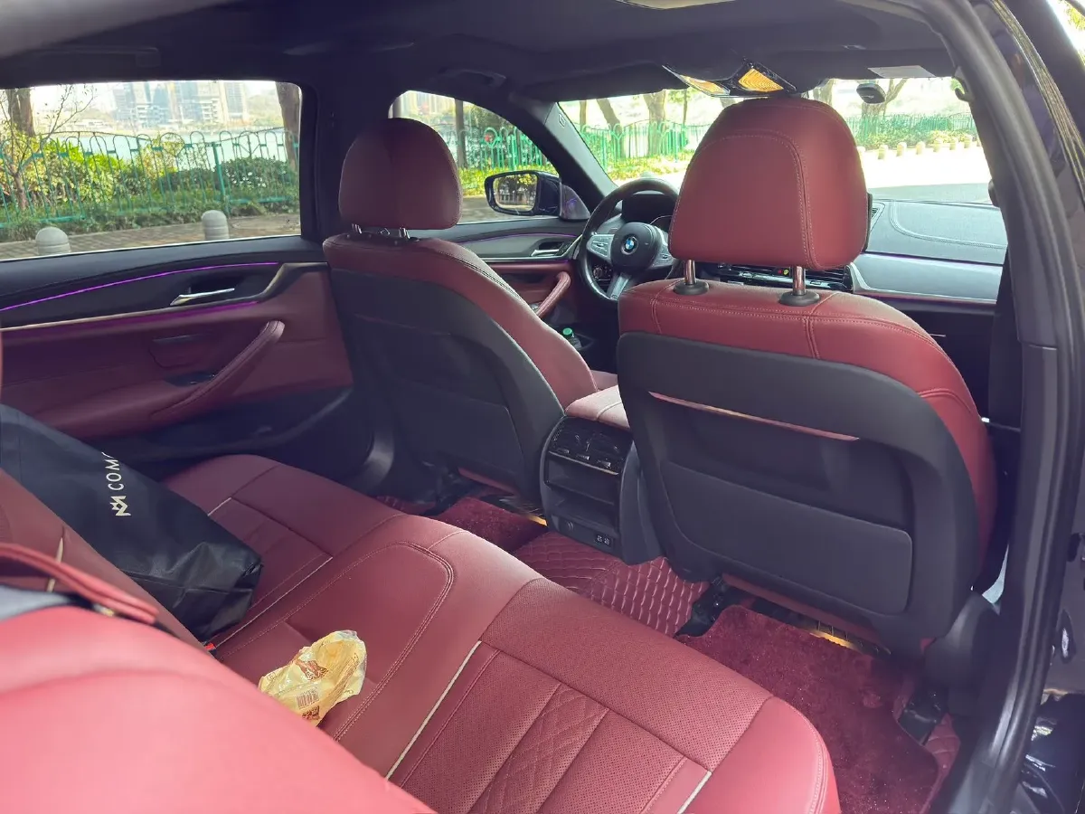 2022 BMW 5 Series 2.0T 252HP L4 8AT,autocango,china used car exporter,china ev exporter,chinese used car exporter,chinese used ev exporter