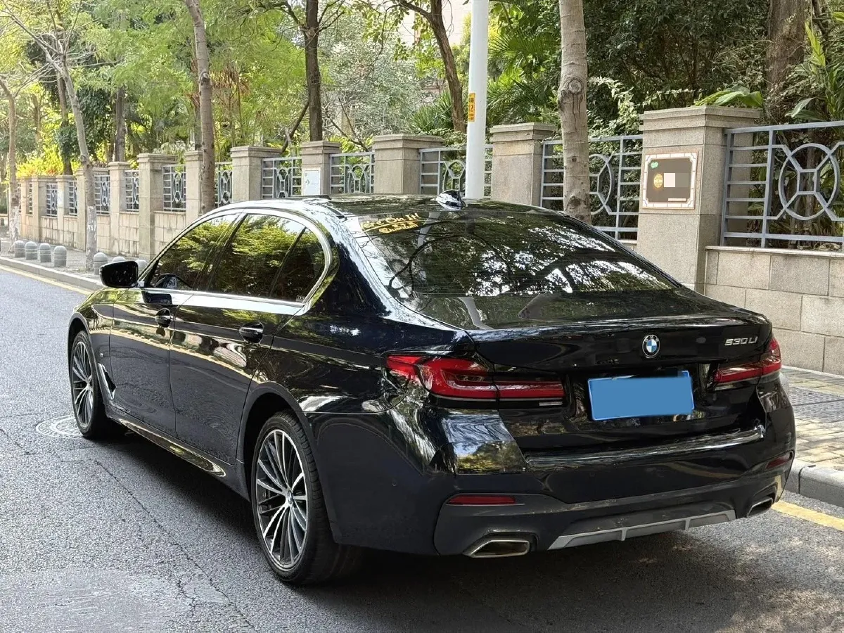 2022 BMW 5 Series 2.0T 252HP L4 8AT,autocango,china used car exporter,china ev exporter,chinese used car exporter,chinese used ev exporter