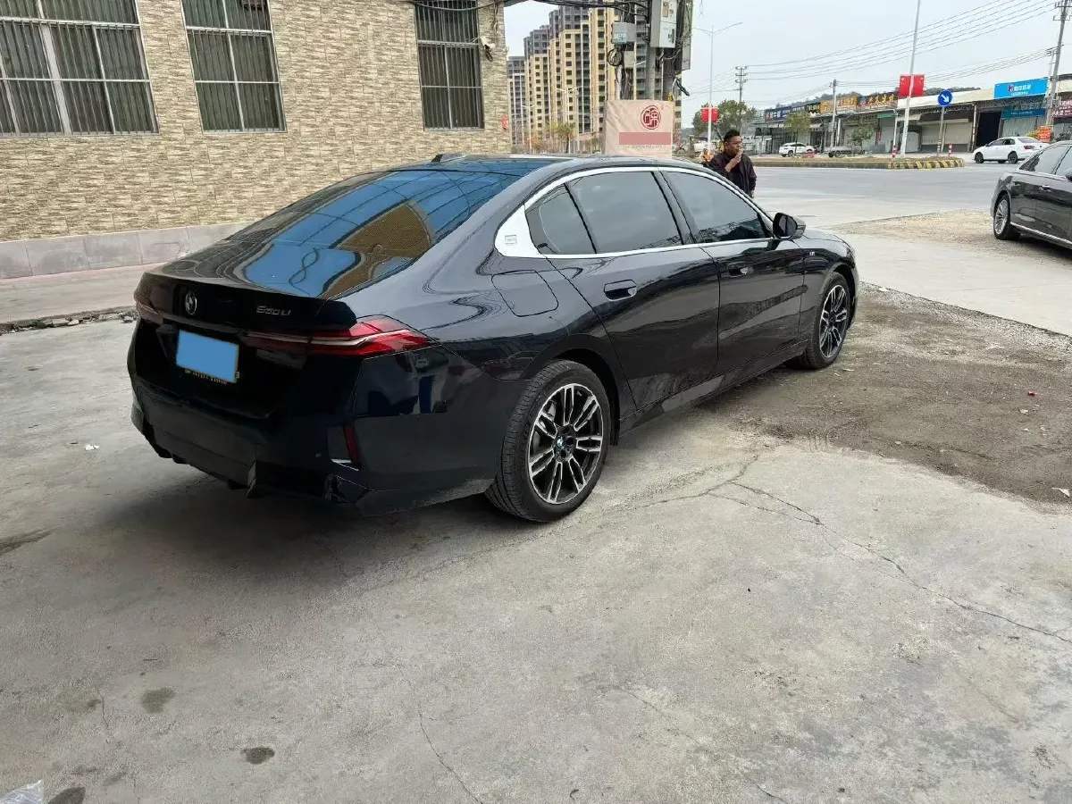 2025 BMW 5 Series 2.0T 258HP L4 8AT,autocango,china used car exporter,china ev exporter,chinese used car exporter,chinese used ev exporter