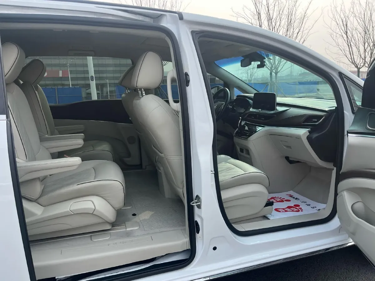 2023 Buick GL8 2.0T 237HP L4 9AT,autocango,china used car exporter,china ev exporter,chinese used car exporter,chinese used ev exporter