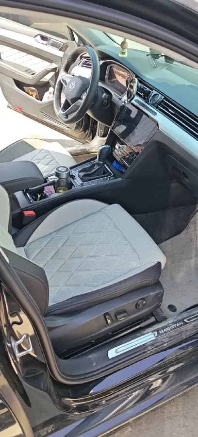 2023 Volkswagen Magotan 2.0T 186HP L4 7DCT,autocango,china used car exporter,china ev exporter,chinese used car exporter,chinese used ev exporter