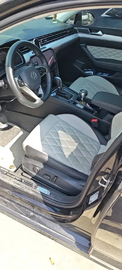 2023 Volkswagen Magotan 2.0T 186HP L4 7DCT,autocango,china used car exporter,china ev exporter,chinese used car exporter,chinese used ev exporter