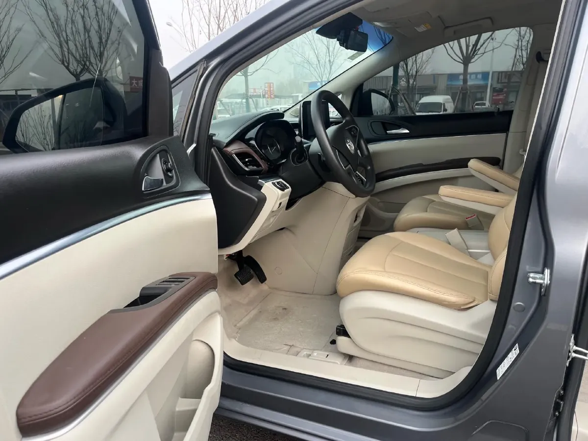 2022 Buick GL8 2.0T 237HP L4 9AT,autocango,china used car exporter,china ev exporter,chinese used car exporter,chinese used ev exporter