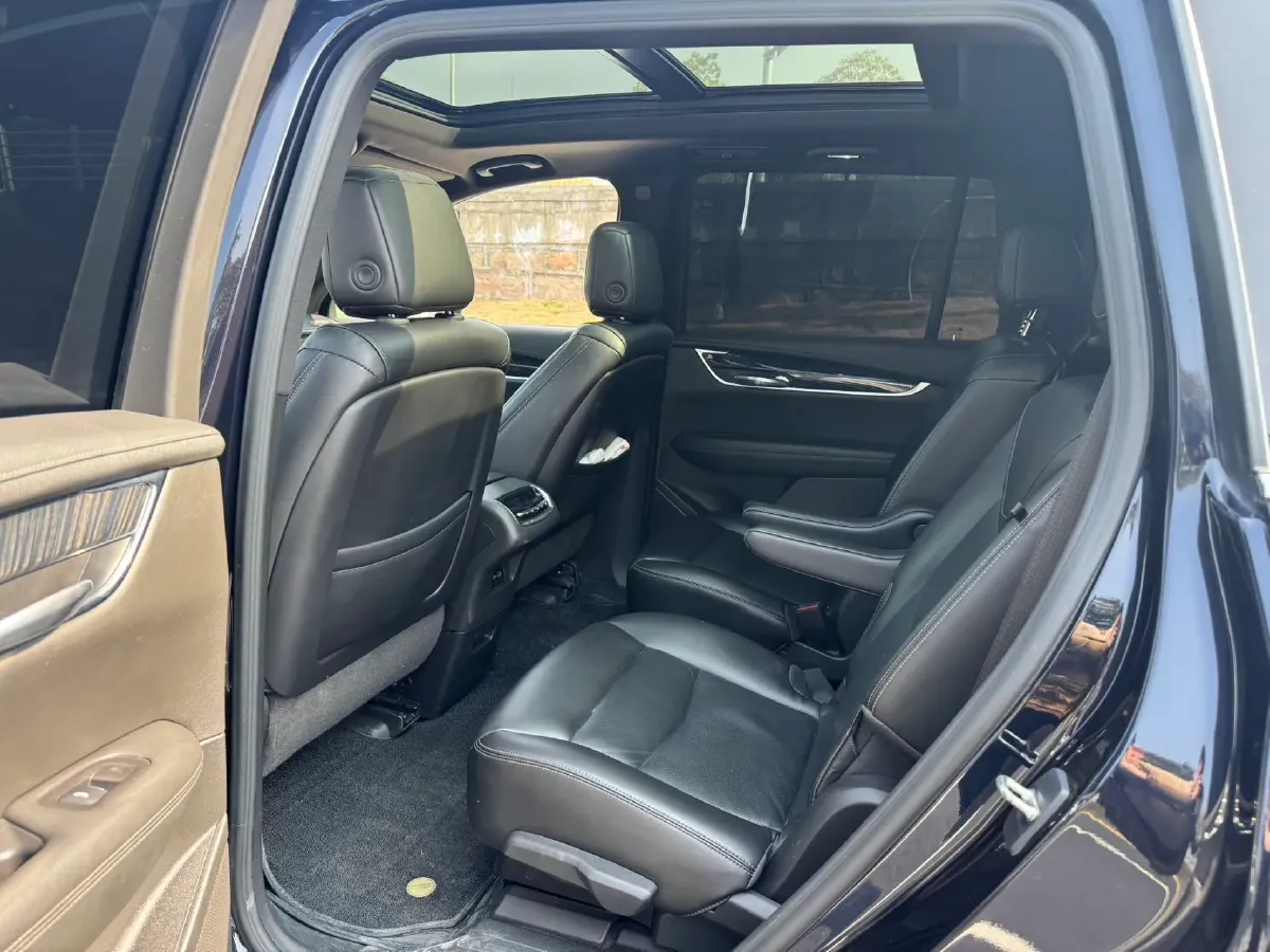 2021 Cadillac XT6 2.0T 237HP L4 9AT,autocango,china used car exporter,china ev exporter,chinese used car exporter,chinese used ev exporter