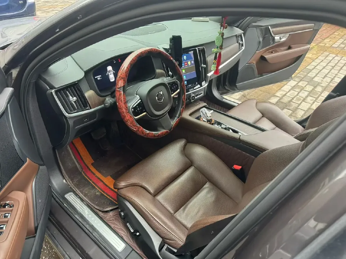 2024 Volvo S90 2.0T 250HP L4 8AT,autocango,china used car exporter,china ev exporter,chinese used car exporter,chinese used ev exporter
