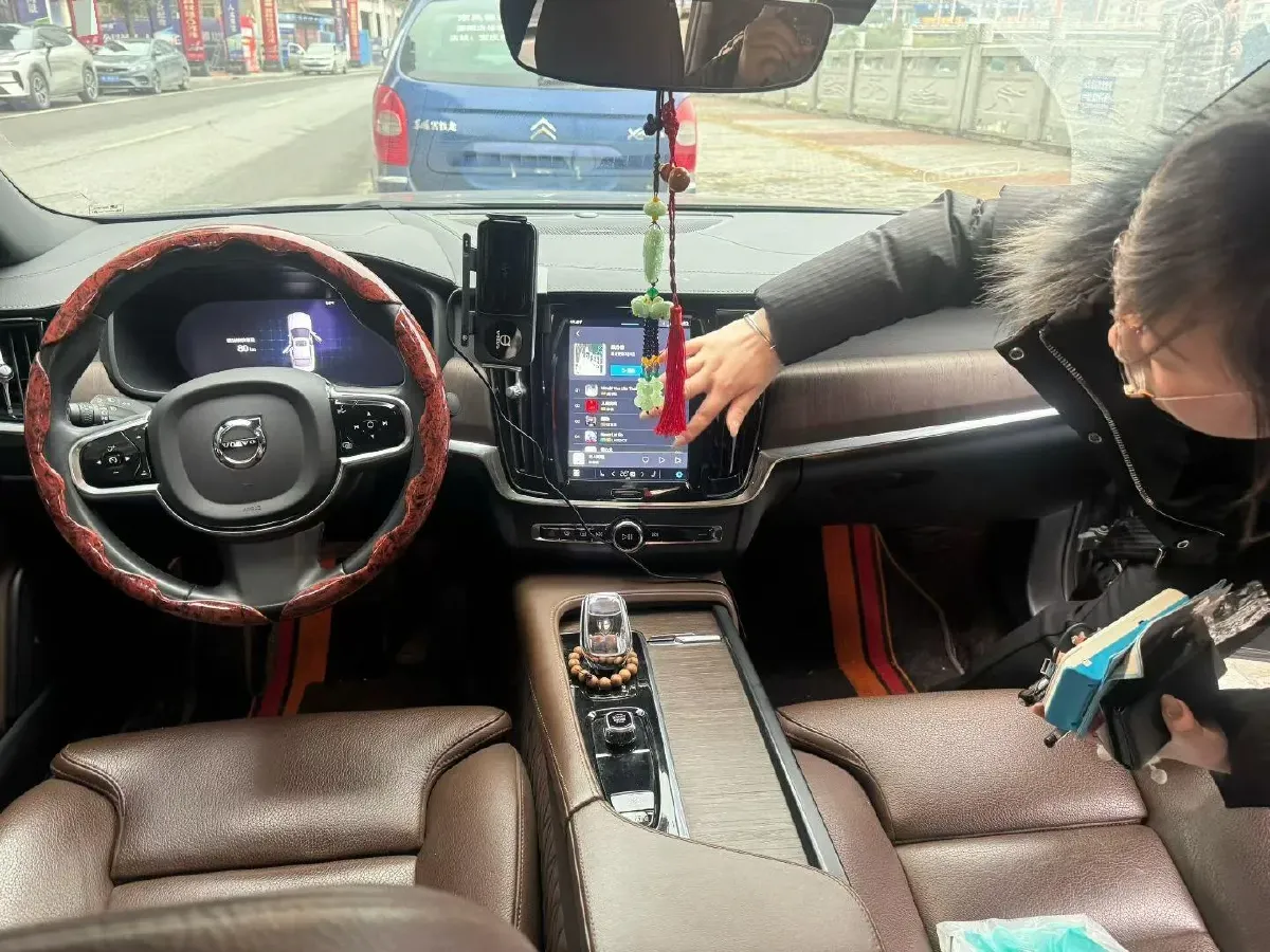 2024 Volvo S90 2.0T 250HP L4 8AT,autocango,china used car exporter,china ev exporter,chinese used car exporter,chinese used ev exporter