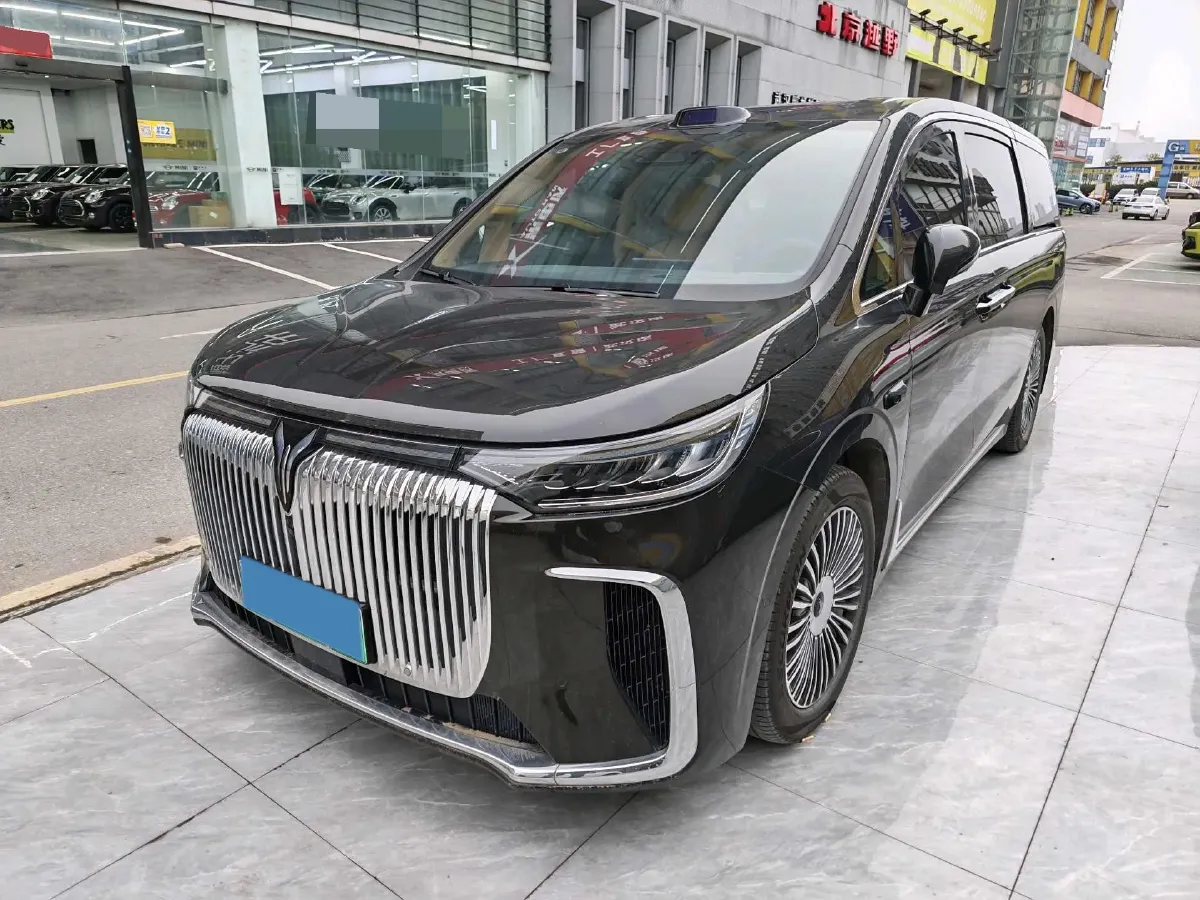 2025 Voyah Dream 1.5T 150HP L4 PHEV 41.7KWH,autocango,china used car exporter,china ev exporter,chinese used car exporter,chinese used ev exporter