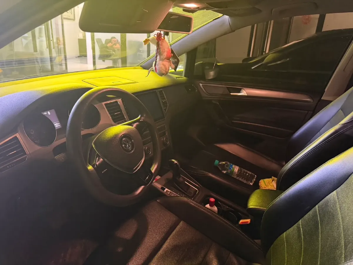 2016 Volkswagen Golf Sportsvan 1.6L 110HP L4 6AT,autocango,china used car exporter,china ev exporter,chinese used car exporter,chinese used ev exporter