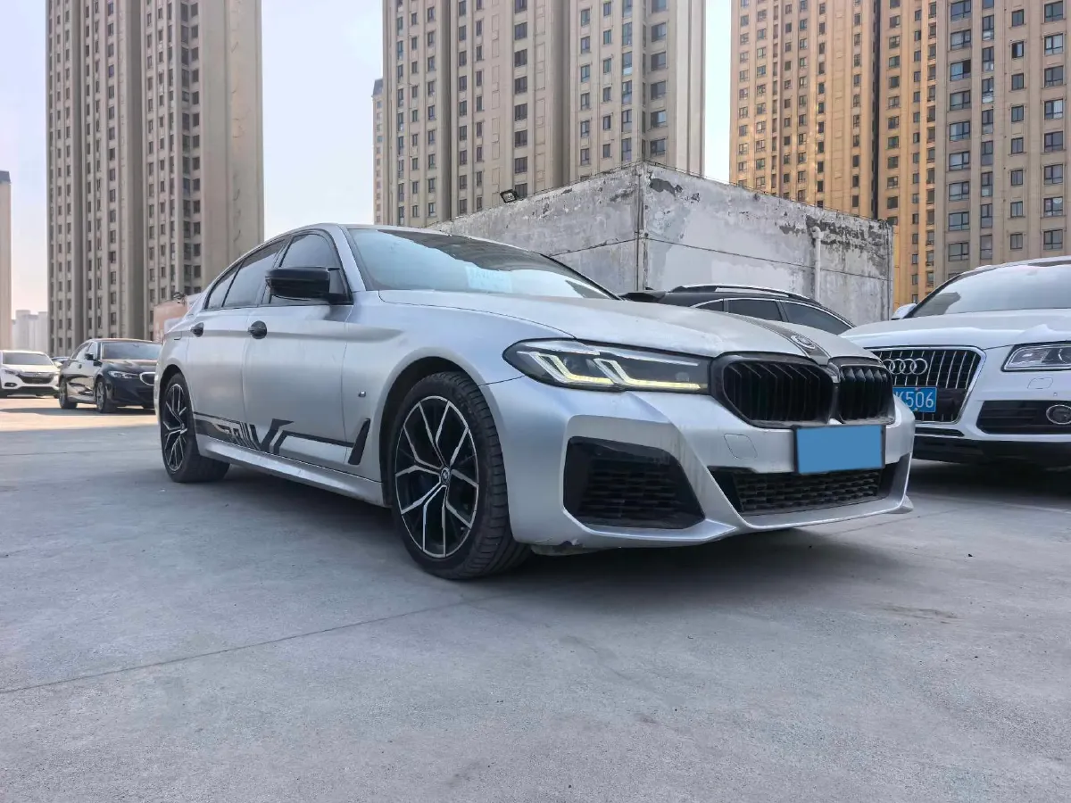 2022 BMW 5 Series 3.0T 340HP L6 8AT,autocango,china used car exporter,china ev exporter,chinese used car exporter,chinese used ev exporter