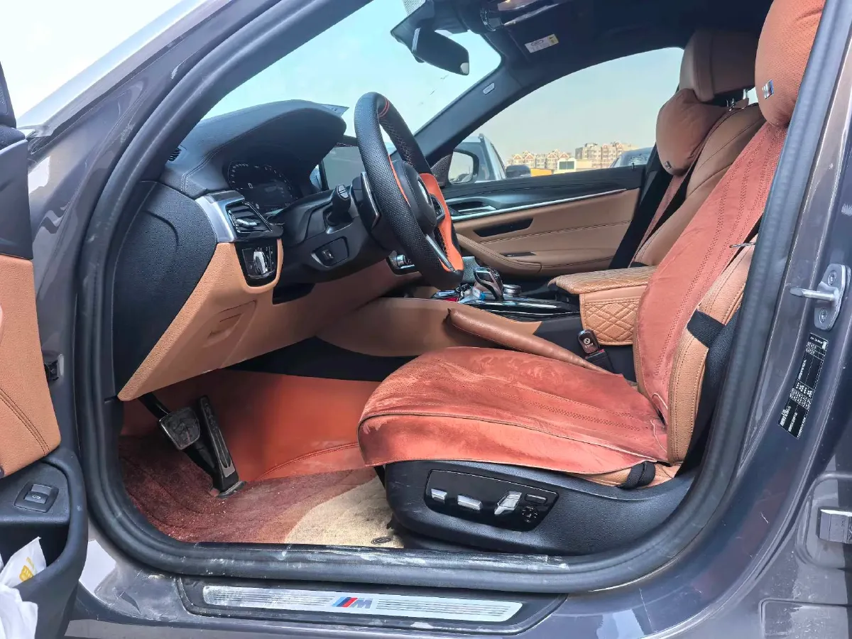 2022 BMW 5 Series 3.0T 340HP L6 8AT,autocango,china used car exporter,china ev exporter,chinese used car exporter,chinese used ev exporter