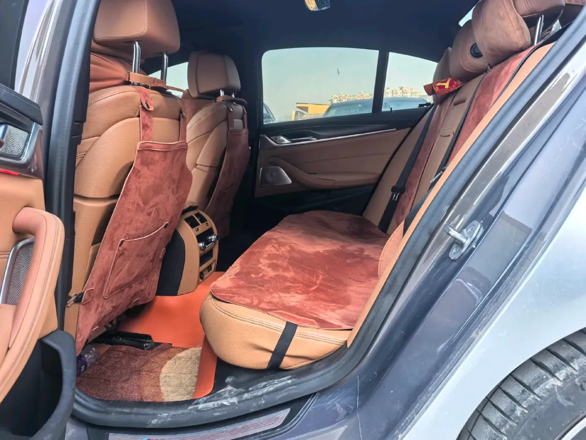 2022 BMW 5 Series 3.0T 340HP L6 8AT,autocango,china used car exporter,china ev exporter,chinese used car exporter,chinese used ev exporter