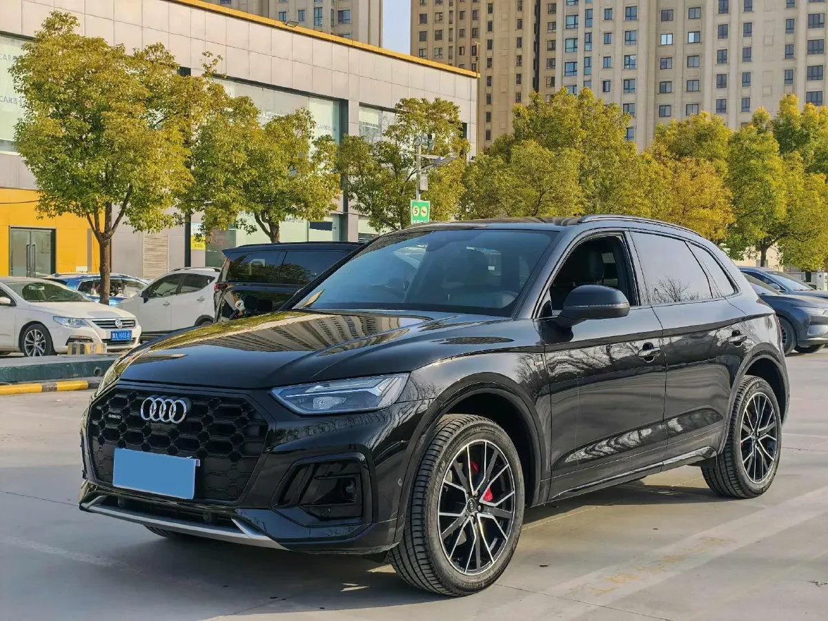 2024 Audi Q5L 2.0T 245HP L4 7DCT,autocango,china used car exporter,china ev exporter,chinese used car exporter,chinese used ev exporter