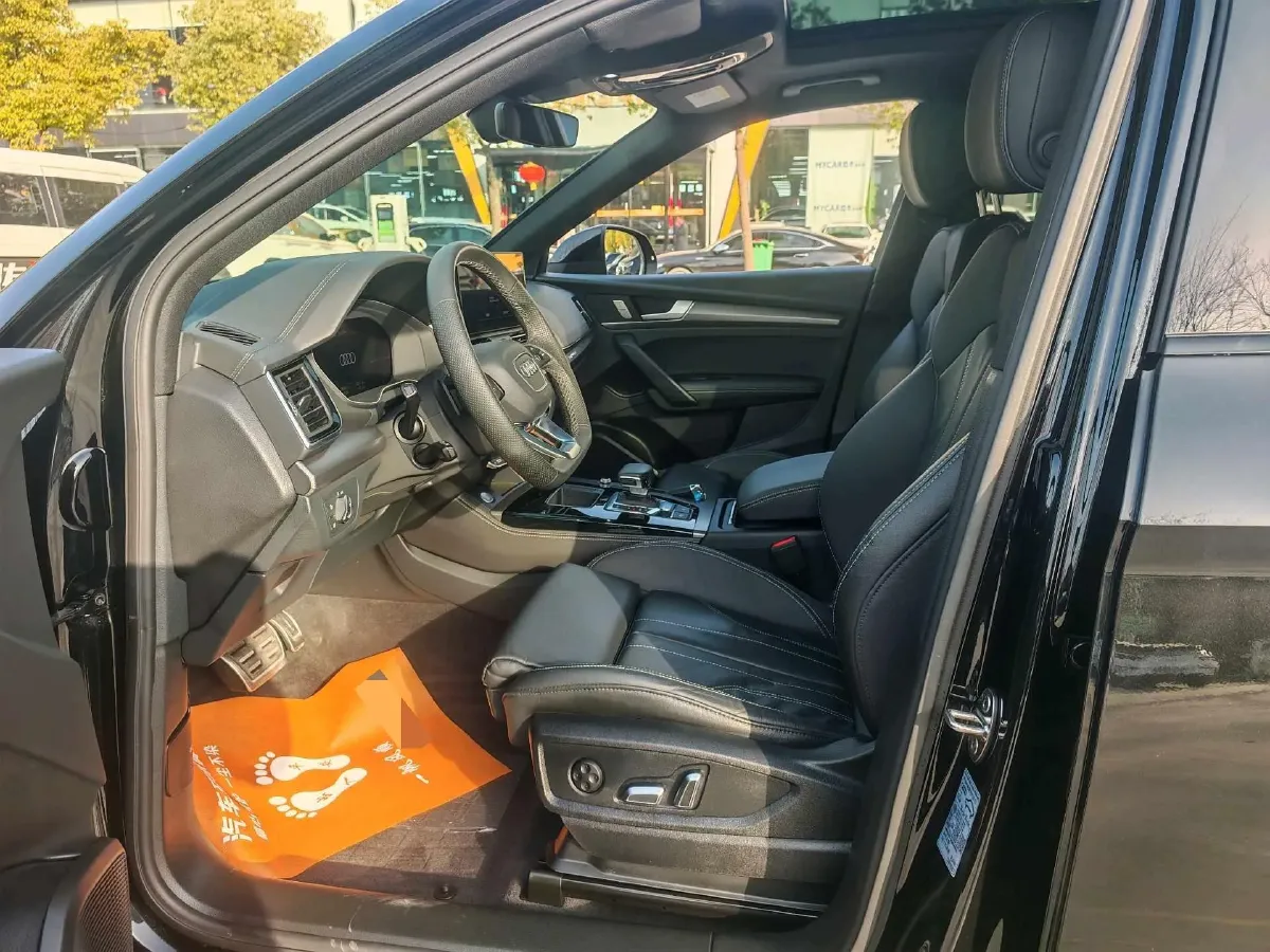 2024 Audi Q5L 2.0T 245HP L4 7DCT,autocango,china used car exporter,china ev exporter,chinese used car exporter,chinese used ev exporter