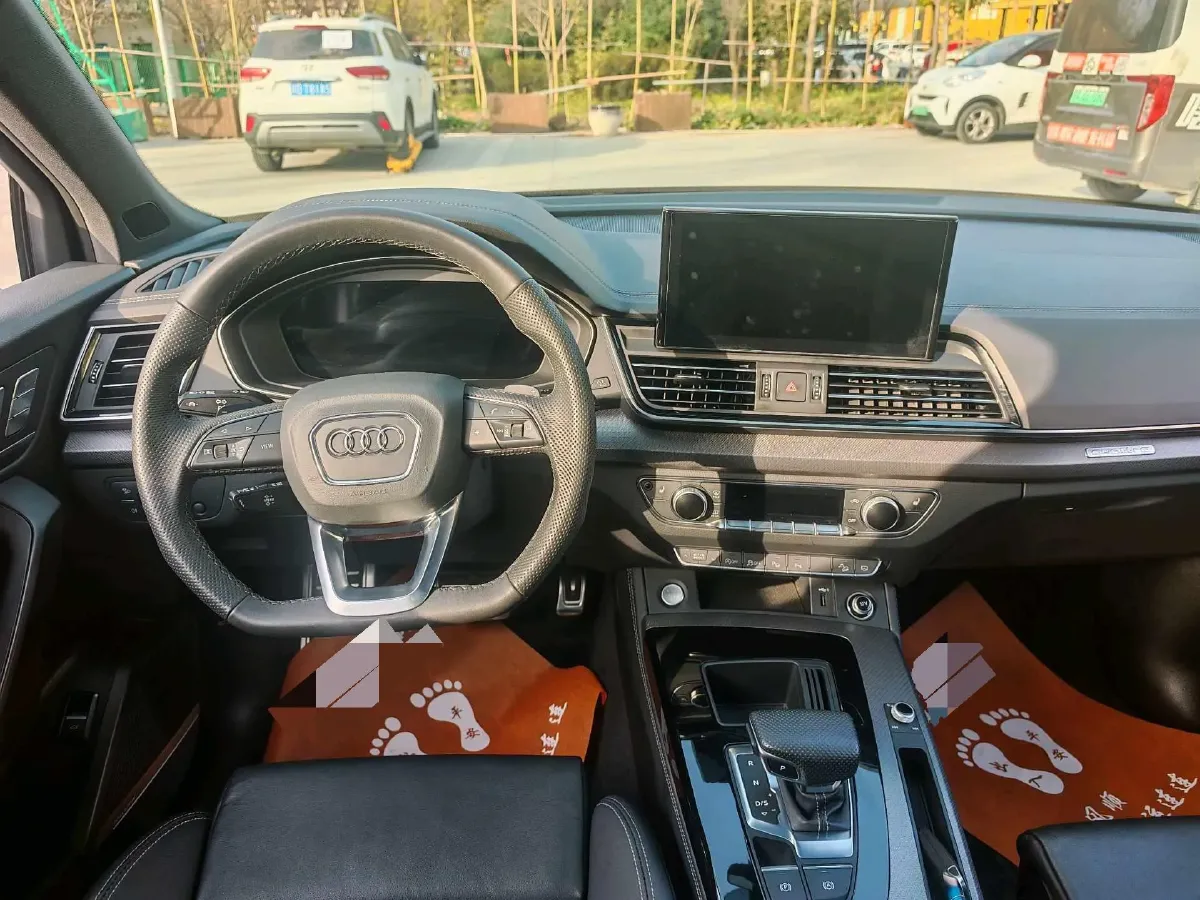 2024 Audi Q5L 2.0T 245HP L4 7DCT,autocango,china used car exporter,china ev exporter,chinese used car exporter,chinese used ev exporter