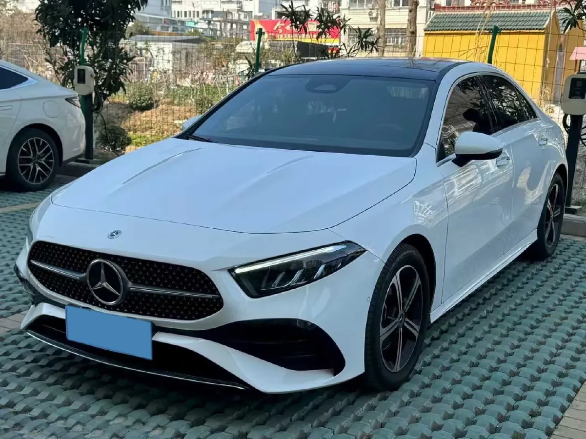 2023 Mercedes-Benz A Class 1.3T 163HP L4 7DCT,autocango,china used car exporter,china ev exporter,chinese used car exporter,chinese used ev exporter