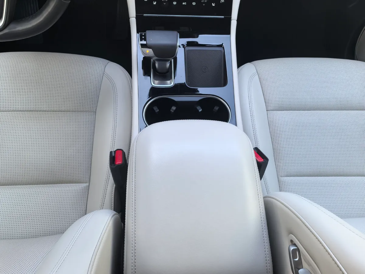 2021 Li ONE Range Extended 131HP REEV 40.5KWH,autocango,china used car exporter,china ev exporter,chinese used car exporter,chinese used ev exporter