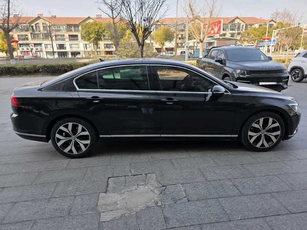 2019 Volkswagen Magotan 2.0T 186HP L4 7DCT,autocango,china used car exporter,china ev exporter,chinese used car exporter,chinese used ev exporter