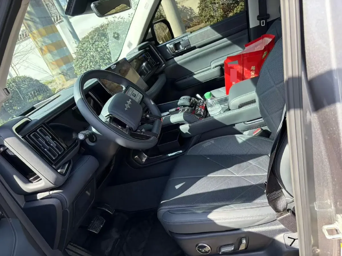 2023 FangChengBao Bao 5 1.5T 194HP L4 E-CVT PHEV 31.8KWH,autocango,china used car exporter,china ev exporter,chinese used car exporter,chinese used ev exporter