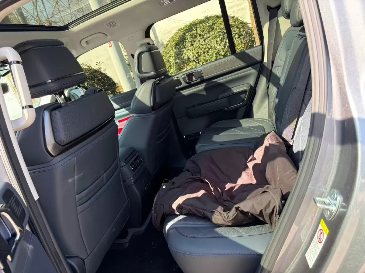 2023 FangChengBao Bao 5 1.5T 194HP L4 E-CVT PHEV 31.8KWH,autocango,china used car exporter,china ev exporter,chinese used car exporter,chinese used ev exporter