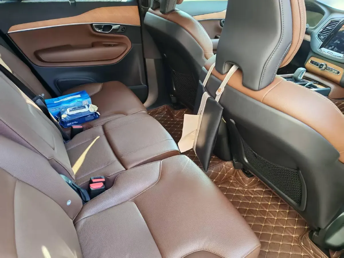 2022 Volvo XC90 2.0T 299HP L4 8AT,autocango,china used car exporter,china ev exporter,chinese used car exporter,chinese used ev exporter