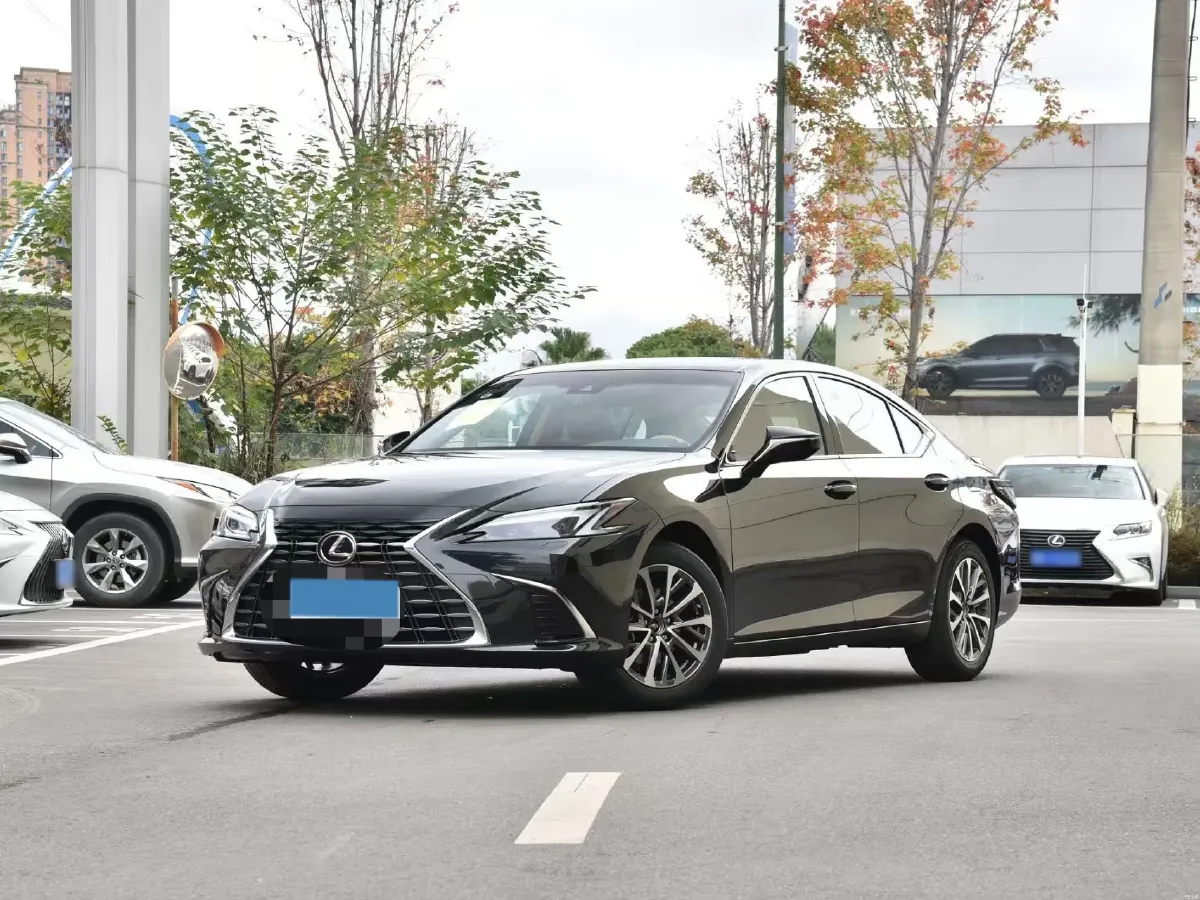 2025 Lexus ES 2.0L 173HP L4 CVT,autocango,china used car exporter,china ev exporter,chinese used car exporter,chinese used ev exporter