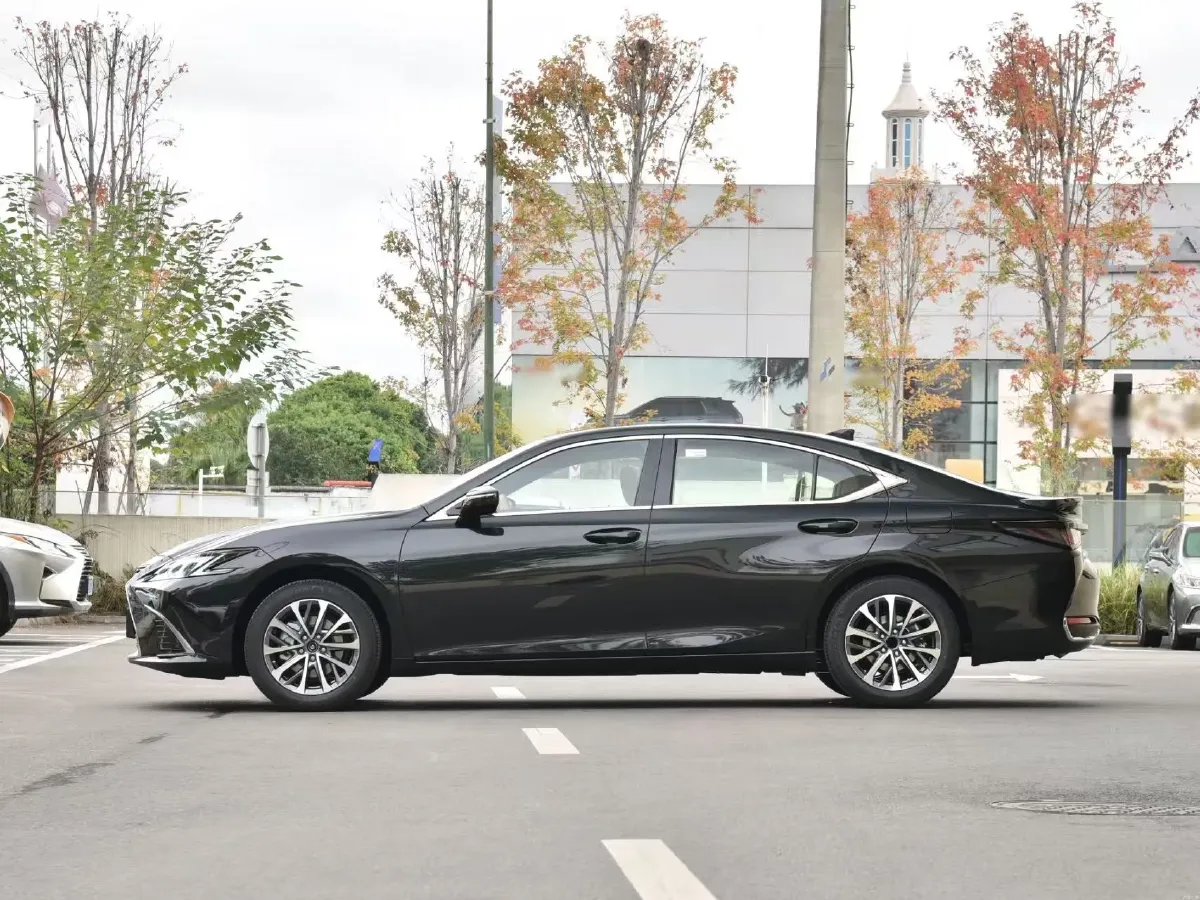 2025 Lexus ES 2.0L 173HP L4 CVT,autocango,china used car exporter,china ev exporter,chinese used car exporter,chinese used ev exporter