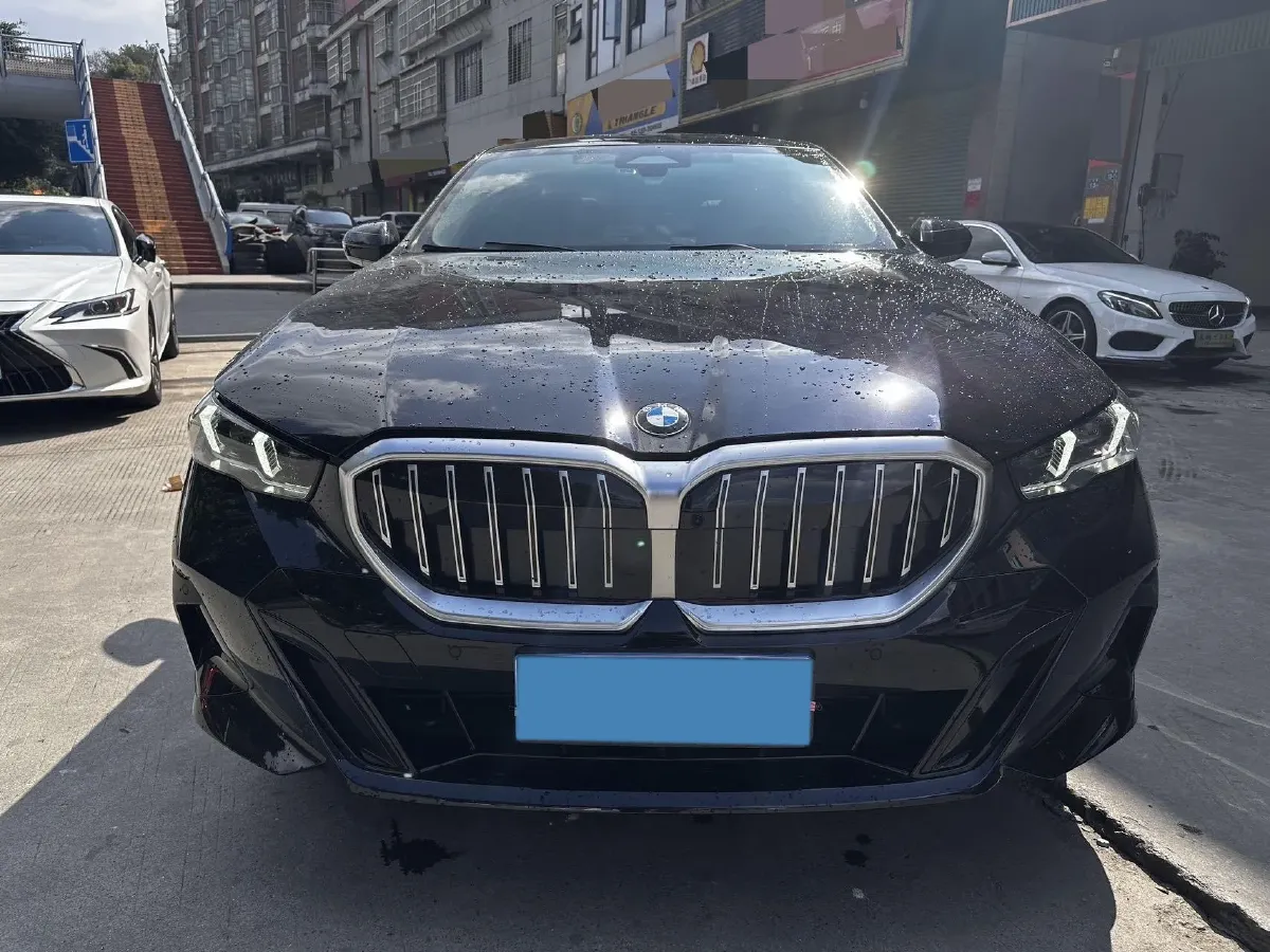 2025 BMW 5 Series 2.0T 258HP L4 8AT,autocango,china used car exporter,china ev exporter,chinese used car exporter,chinese used ev exporter
