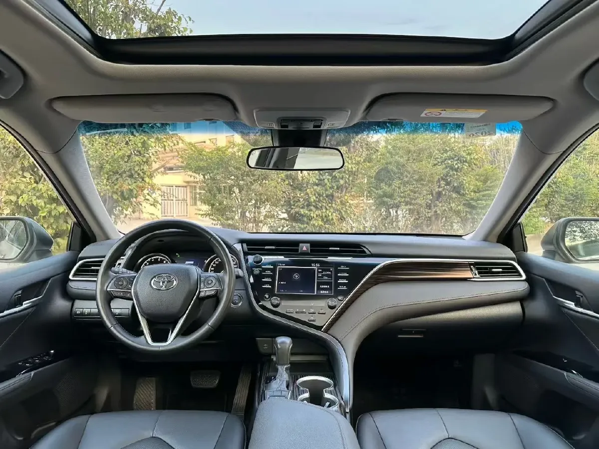 2018 Toyota Camry 2.5L 209HP L4 8AT,autocango,china used car exporter,china ev exporter,chinese used car exporter,chinese used ev exporter
