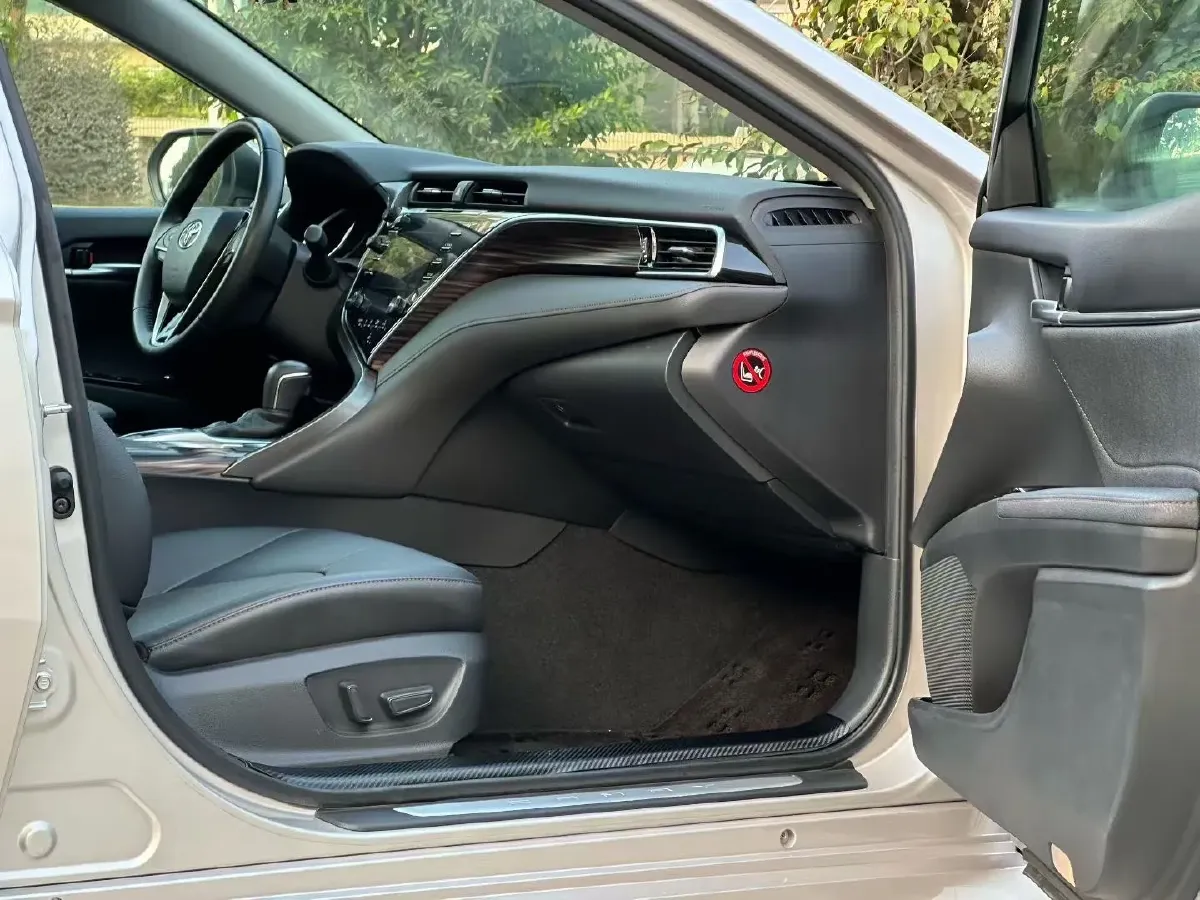 2018 Toyota Camry 2.5L 209HP L4 8AT,autocango,china used car exporter,china ev exporter,chinese used car exporter,chinese used ev exporter