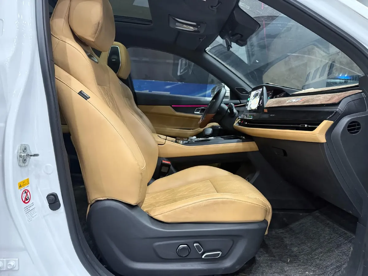 2021 ChangAn UNI-K 2.0T 233HP L4 8AT,autocango,china used car exporter,china ev exporter,chinese used car exporter,chinese used ev exporter