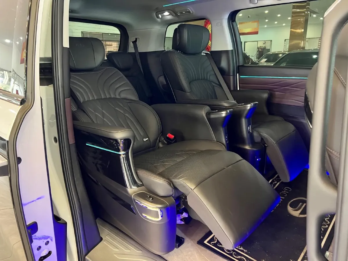 2024 GAC Trumpchi M8 2.0T 252HP L4 8AT,autocango,china used car exporter,china ev exporter,chinese used car exporter,chinese used ev exporter