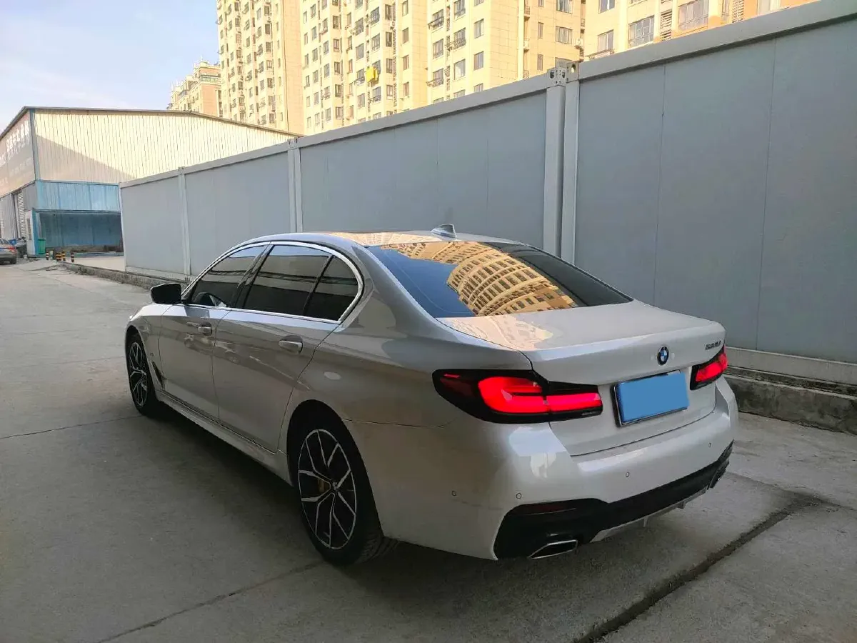 2022 BMW 5 Series 2.0T 252HP L4 8AT,autocango,china used car exporter,china ev exporter,chinese used car exporter,chinese used ev exporter