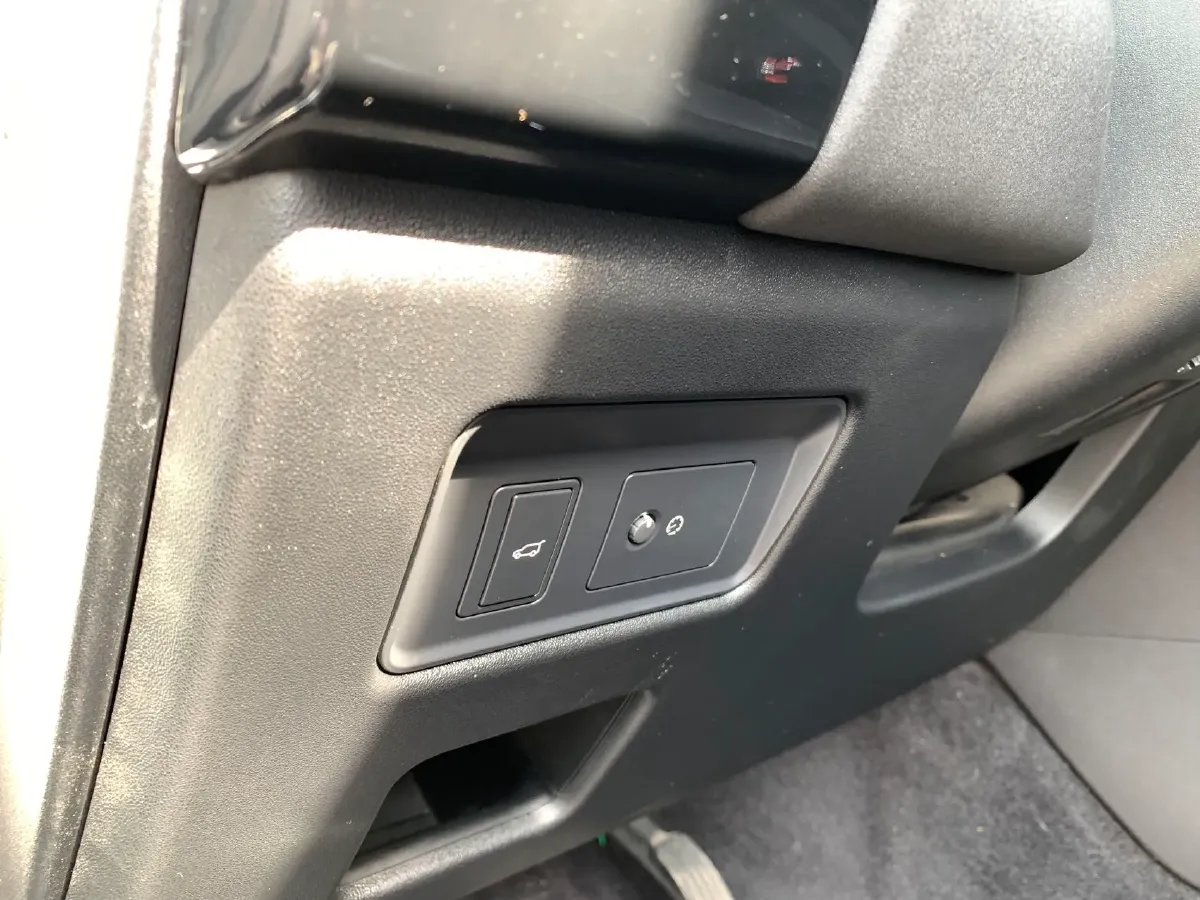 2020 Land Rover Discovery 3.0T 340HP V6 8AT,autocango,china used car exporter,china ev exporter,chinese used car exporter,chinese used ev exporter