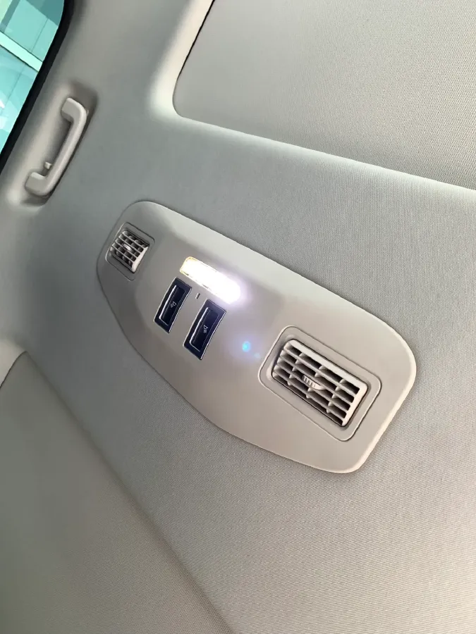 2020 Land Rover Discovery 3.0T 340HP V6 8AT,autocango,china used car exporter,china ev exporter,chinese used car exporter,chinese used ev exporter